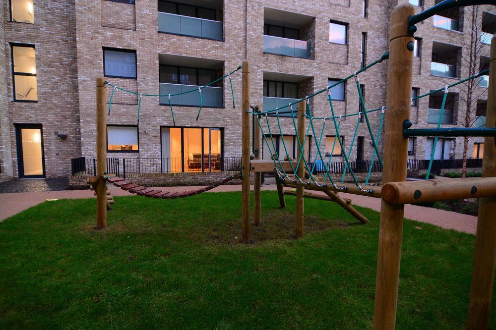 Apartment Wharf - Cambridge Av ลอนดอน ภายนอก รูปภาพ