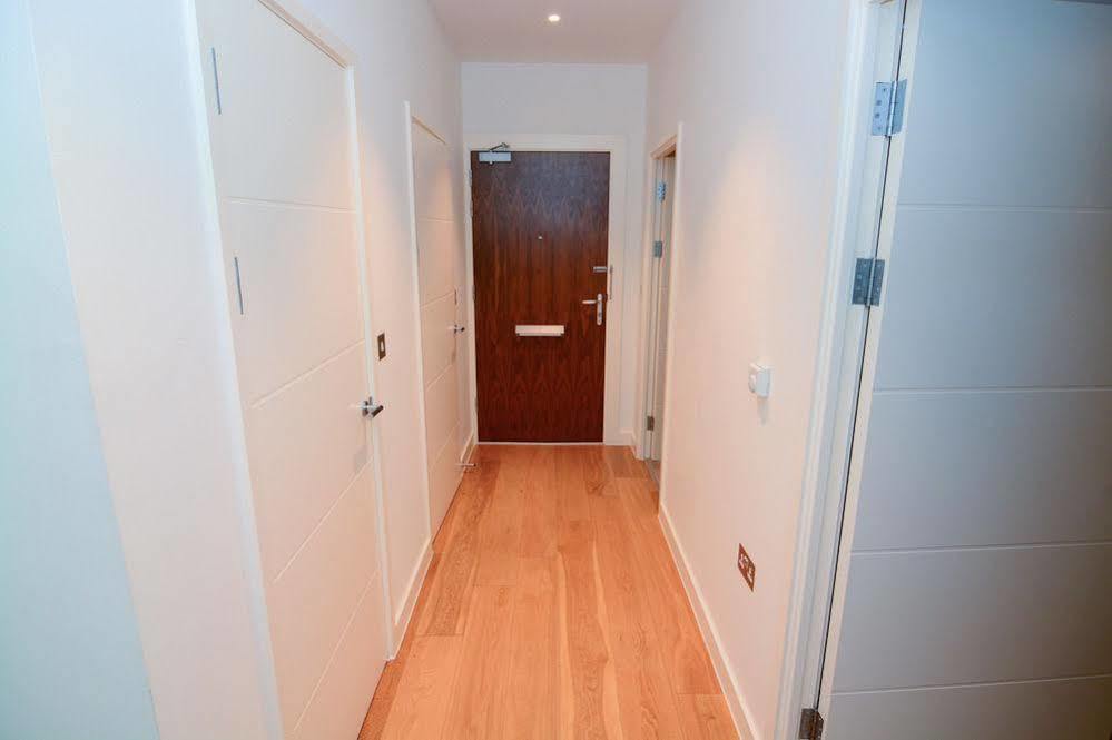 Apartment Wharf - Cambridge Av ลอนดอน ภายนอก รูปภาพ