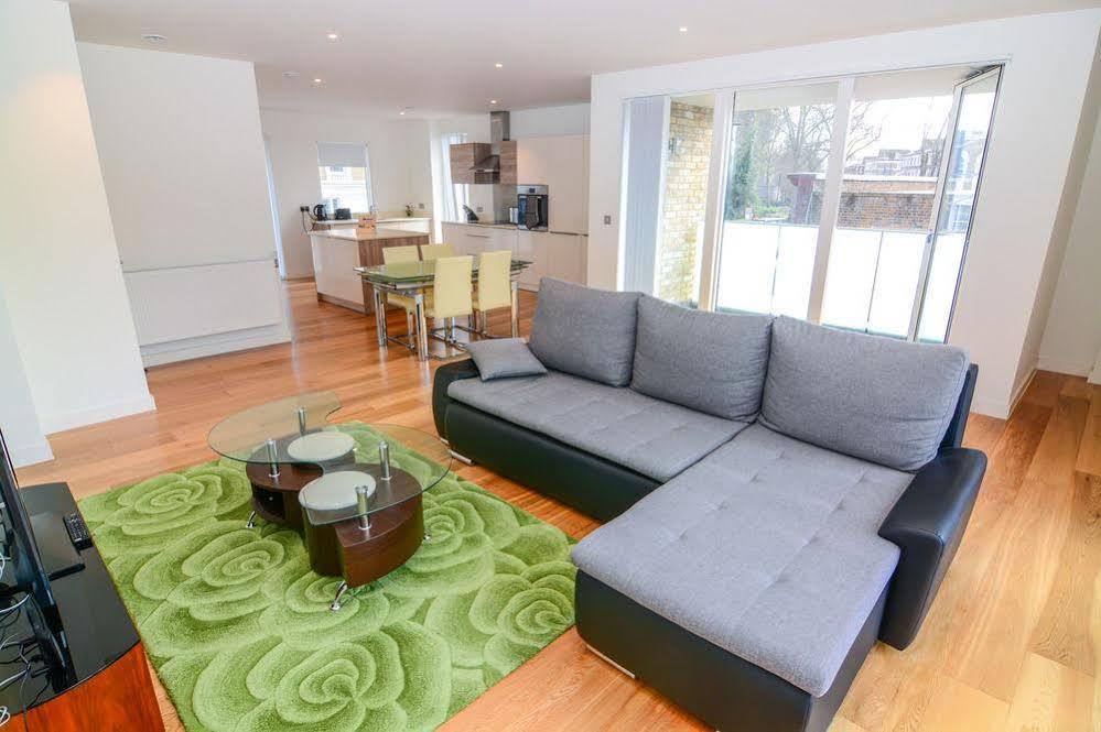 Apartment Wharf - Cambridge Av ลอนดอน ภายนอก รูปภาพ