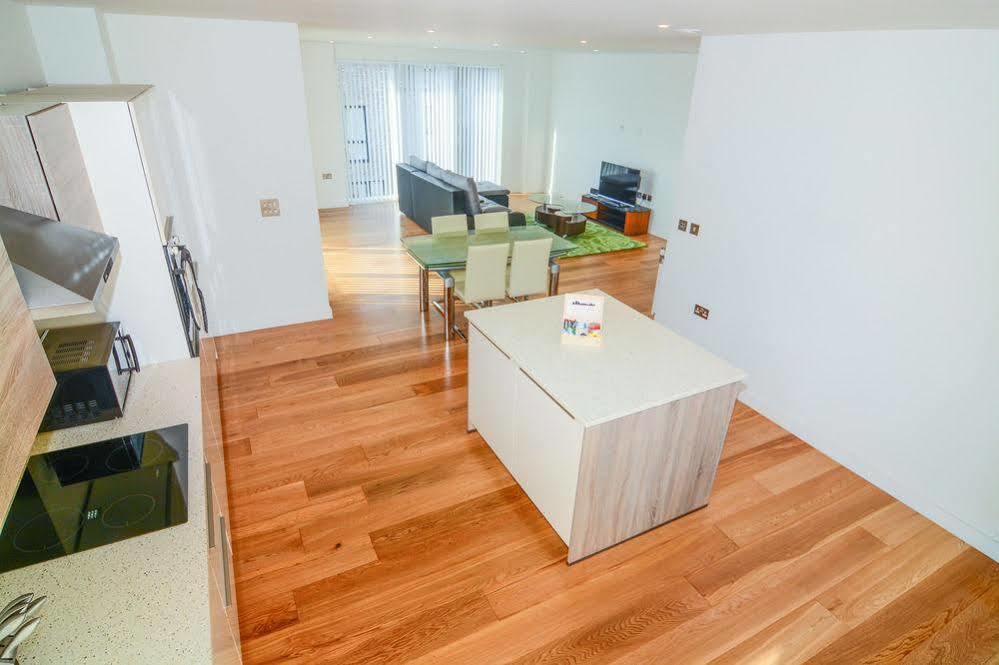Apartment Wharf - Cambridge Av ลอนดอน ภายนอก รูปภาพ