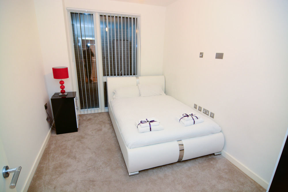 Apartment Wharf - Cambridge Av ลอนดอน ภายนอก รูปภาพ