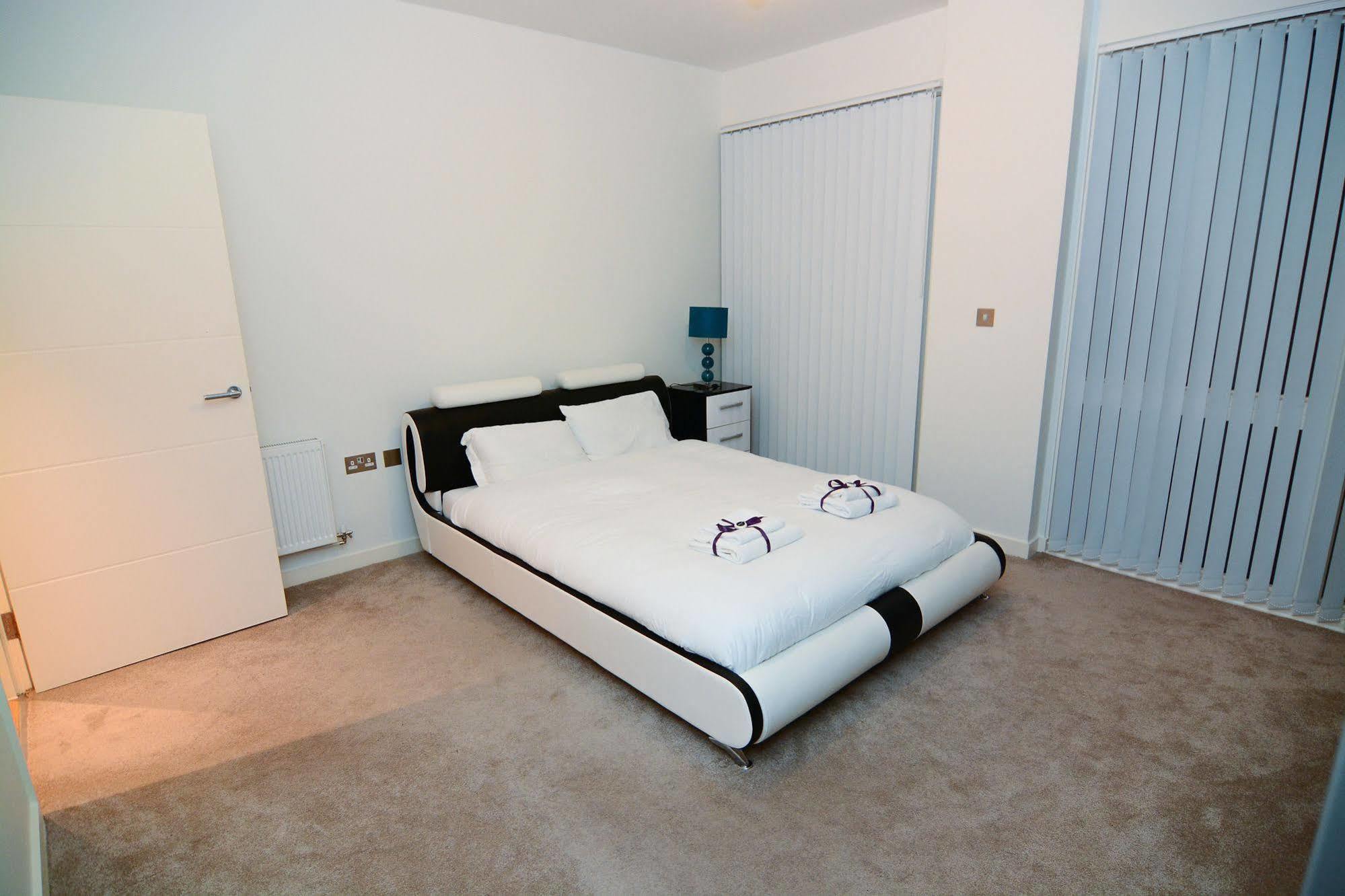 Apartment Wharf - Cambridge Av ลอนดอน ภายนอก รูปภาพ