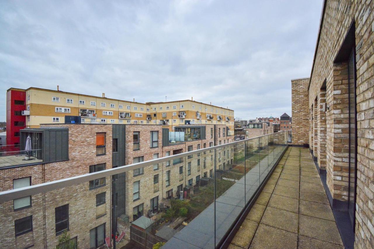 Apartment Wharf - Cambridge Av ลอนดอน ภายนอก รูปภาพ