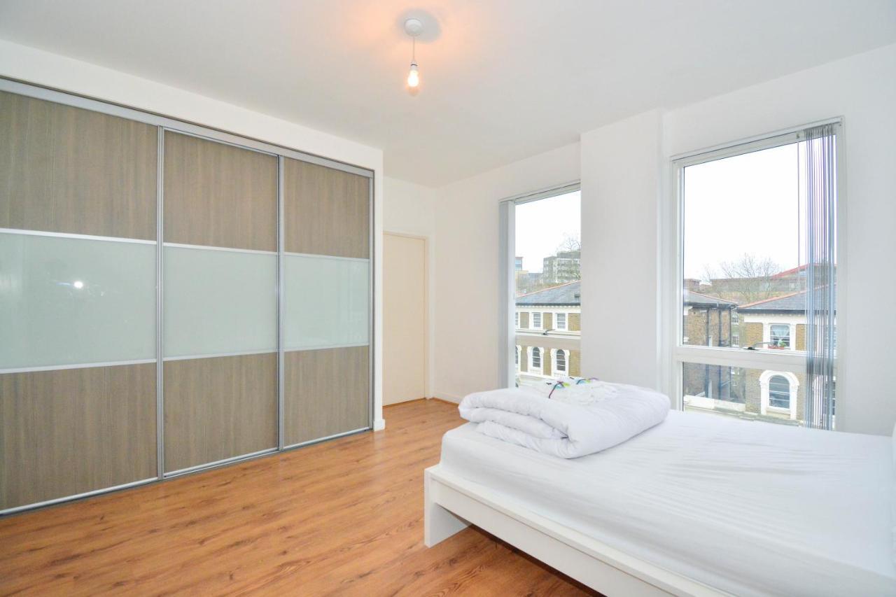 Apartment Wharf - Cambridge Av ลอนดอน ภายนอก รูปภาพ