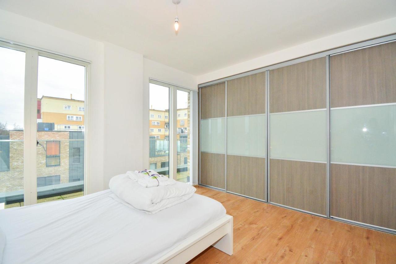 Apartment Wharf - Cambridge Av ลอนดอน ภายนอก รูปภาพ