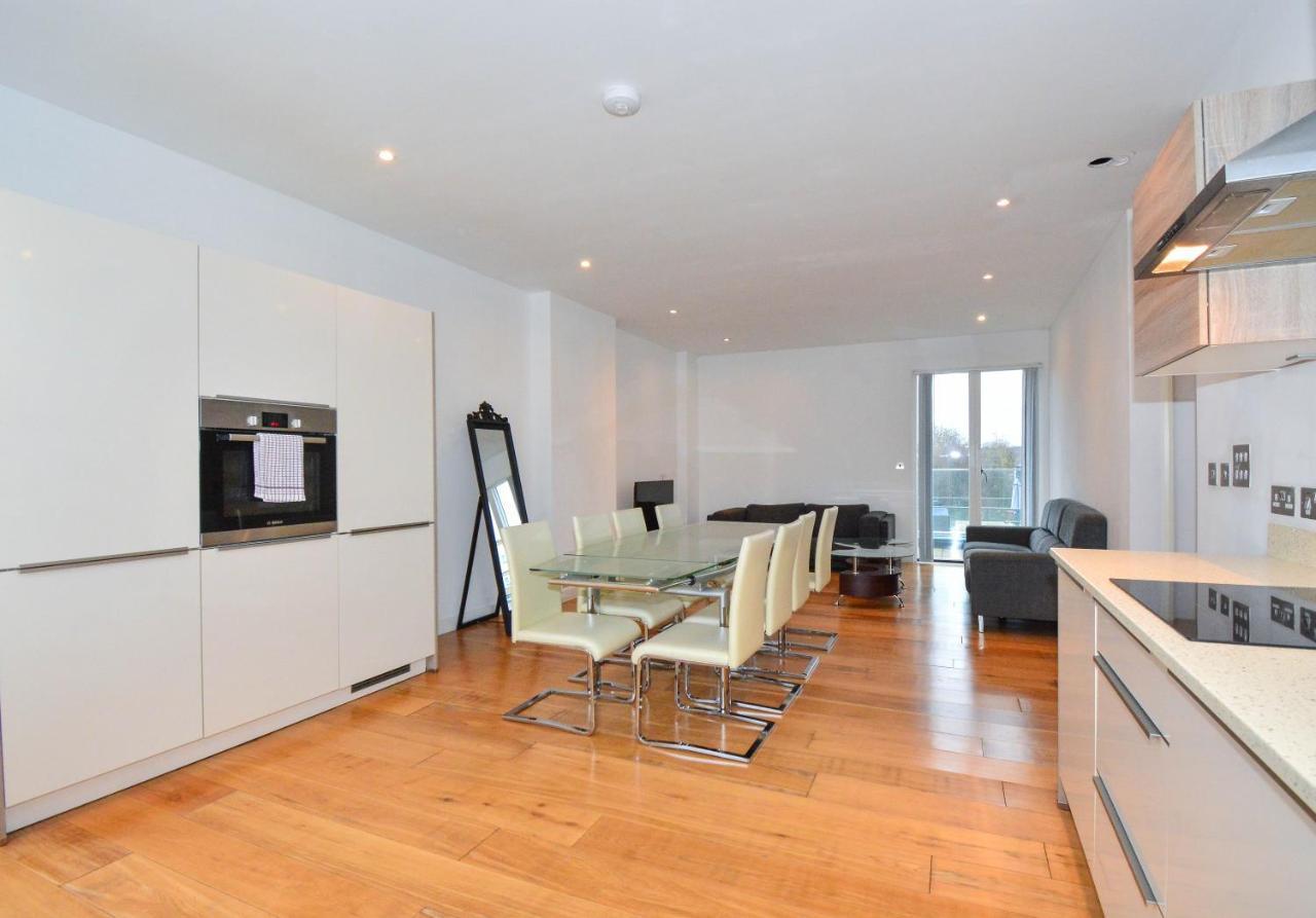 Apartment Wharf - Cambridge Av ลอนดอน ภายนอก รูปภาพ